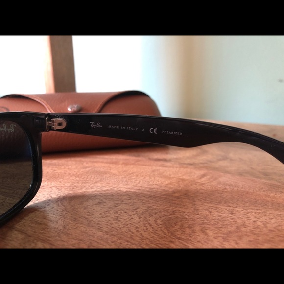 Ray-Ban - Wayfarer Classic - Polarized - Picture 4 of 4
